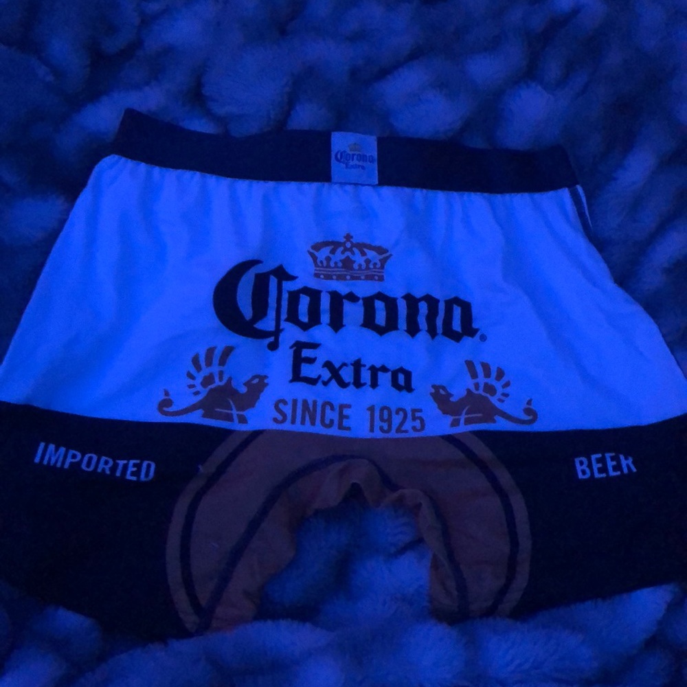 Corona boxers